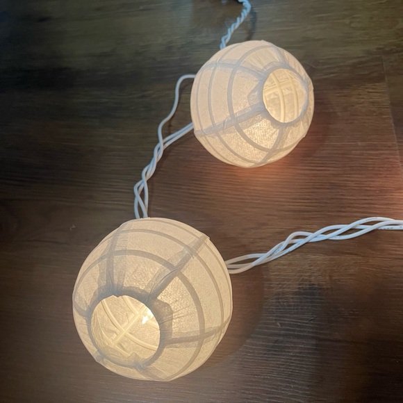 White Paper Lantern String Lights - Picture 4 of 5